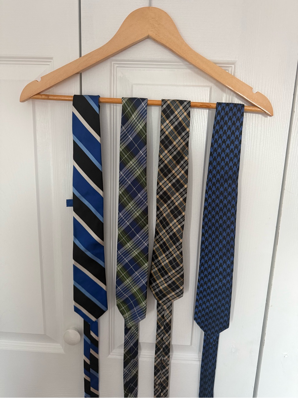Classic Mens Blue Patterned Necktie  Pack